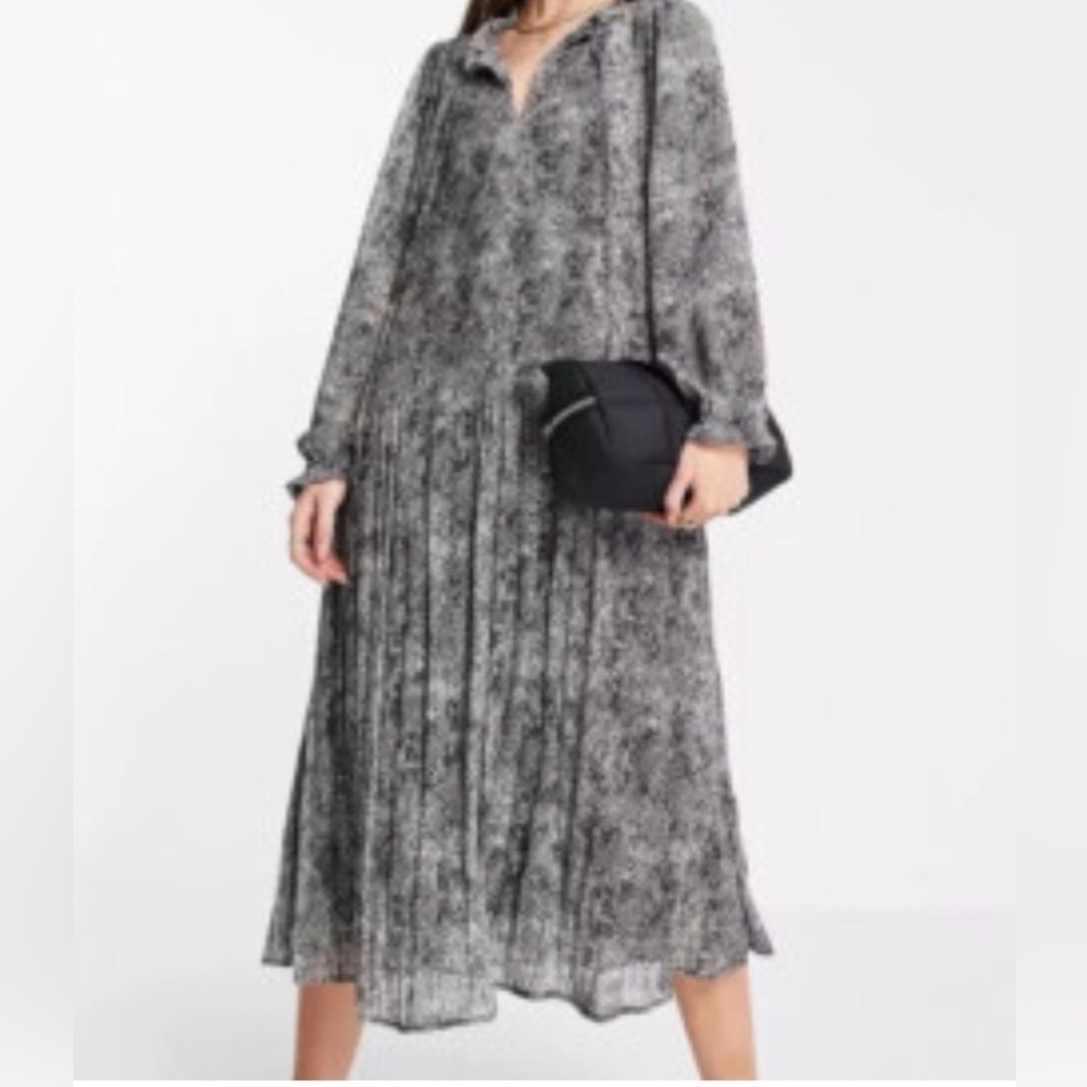 Mango Black and Gray Maxi Dress gently worn
